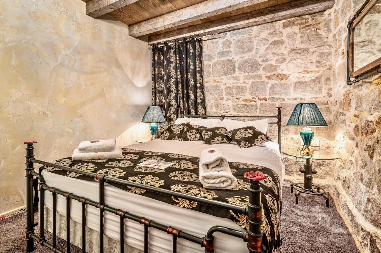 Historic Plaza Varos Split (Adults Only) 외부 사진