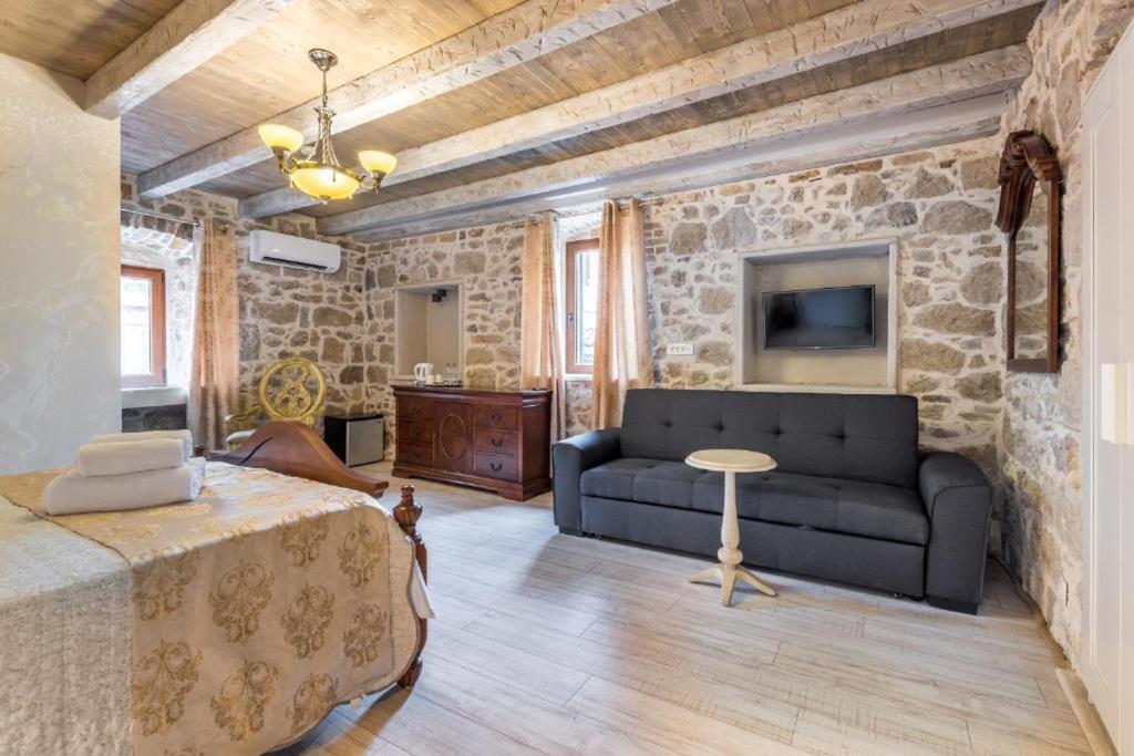 Historic Plaza Varos Split (Adults Only) 외부 사진