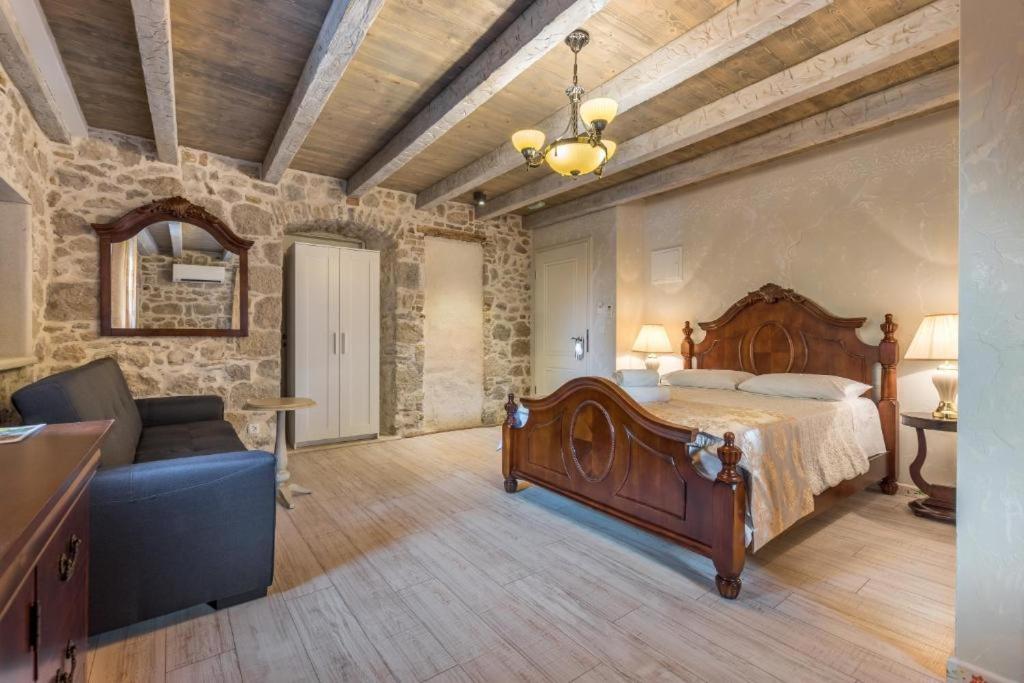 Historic Plaza Varos Split (Adults Only) 외부 사진
