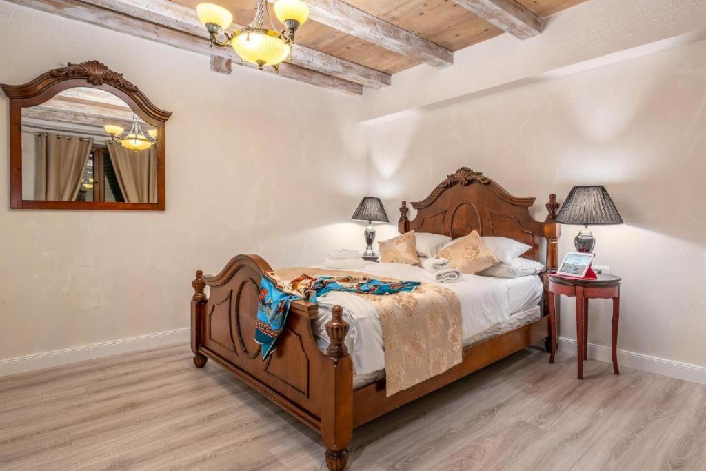 Historic Plaza Varos Split (Adults Only) 외부 사진
